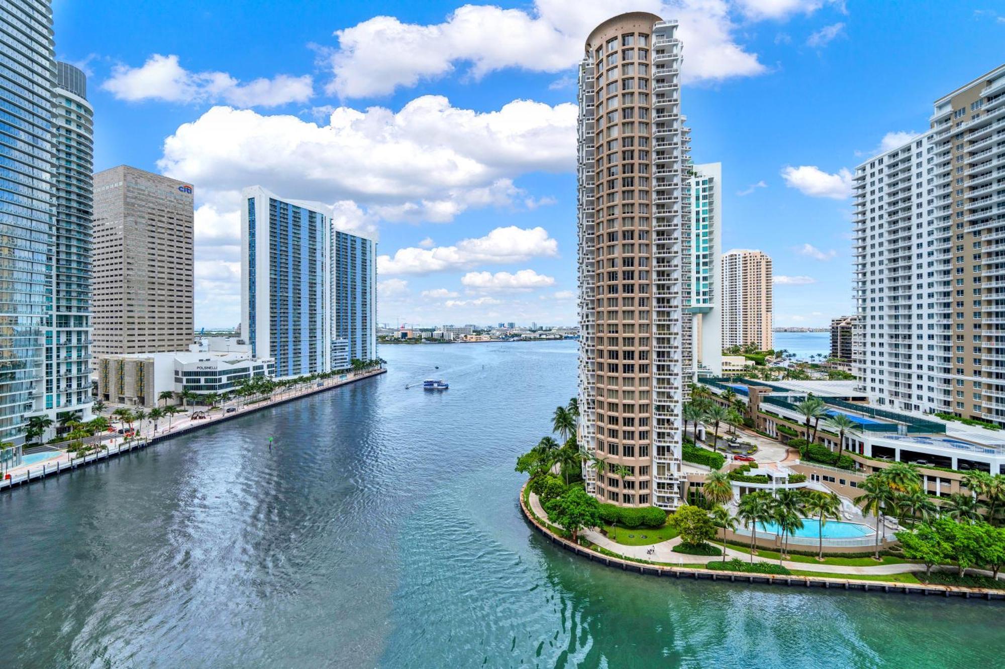 Luxurious 5-star At The W Icon Brickell * Miami