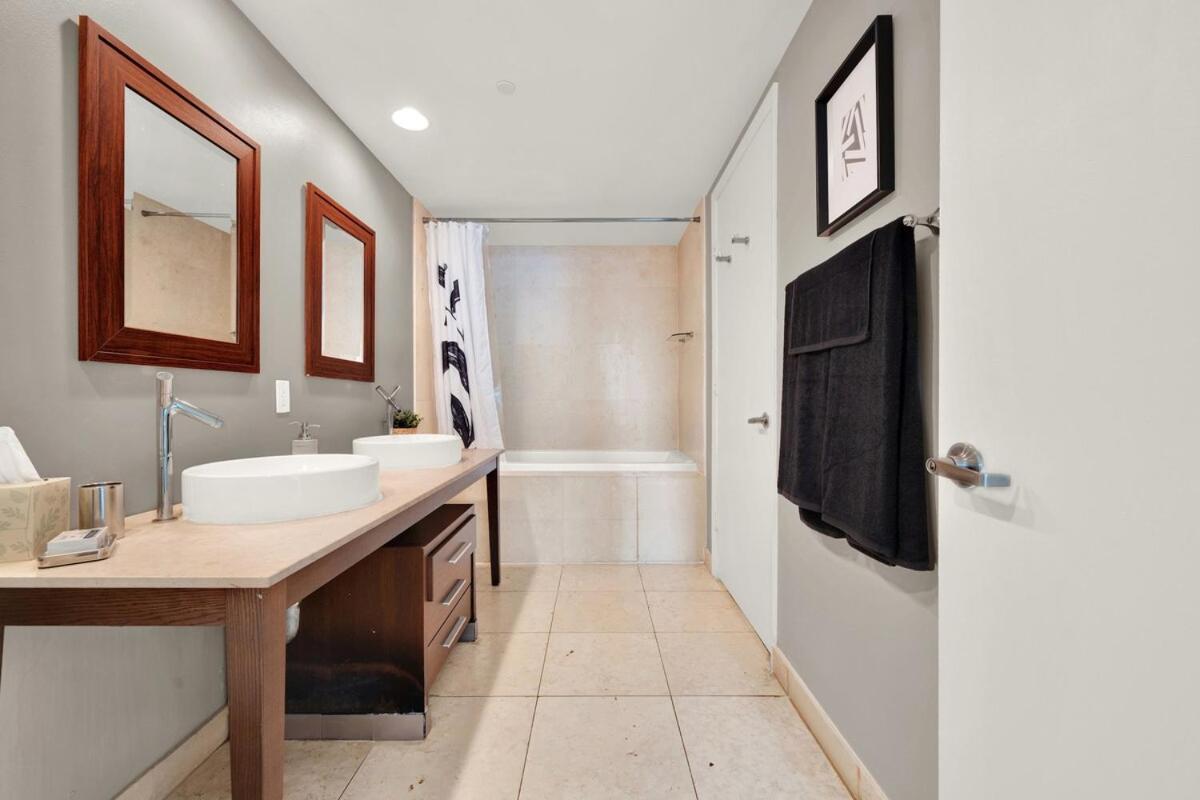 Luxurious 5-star At The W Icon Brickell * Miami
